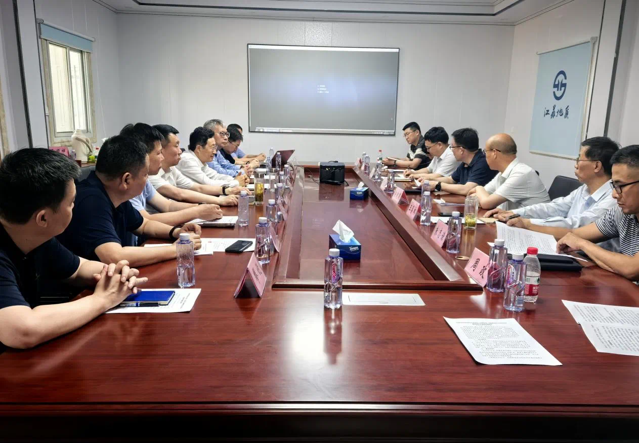省农业农村厅副厅长何益军一行调研我局盐碱地改良项目2.png